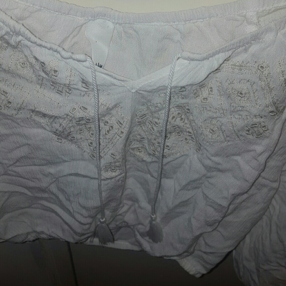 Crop top - Picture 2 of 3